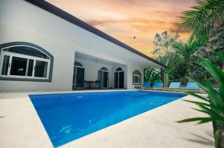 Villa 8 huéspedes, con piscina