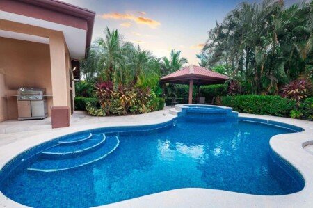 Villa 9 huéspedes, con piscina