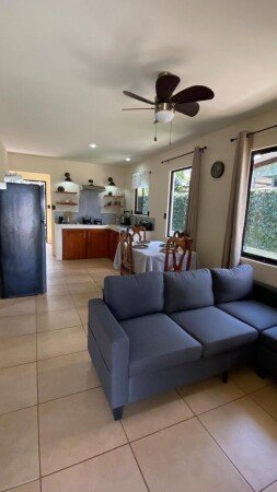 Apartamento 2 habitaciones, con jardín