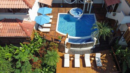 Hotel con piscina