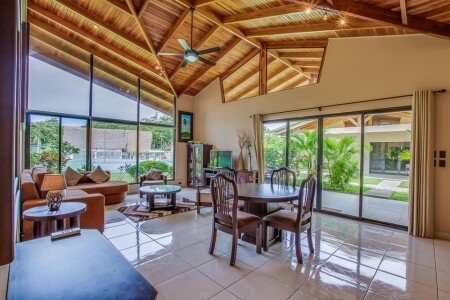 Villa 7 guests, with pool