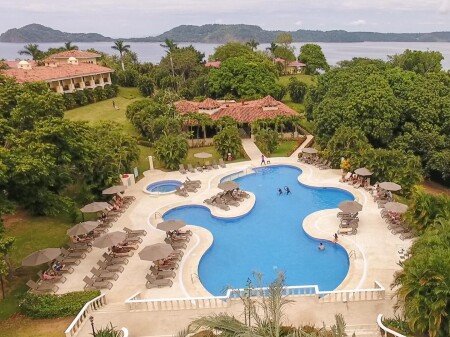 Hotel con piscina