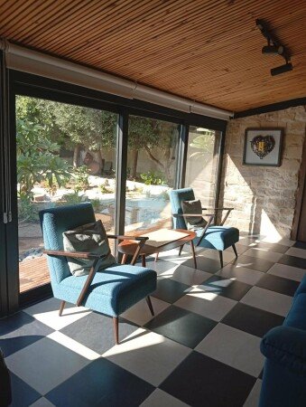 House 4 guests, with jacuzzi