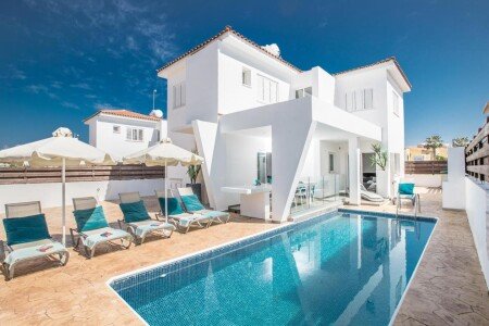 Villa 4 bedrooms, with pool