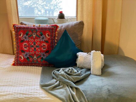 Bed and breakfast 1 bedroom, with parking