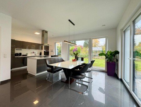 Wohnung 3 Schlafzimmer, mit Garten