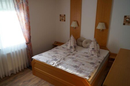 Wohnung 2 Schlafzimmer, mit Garten