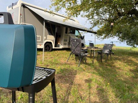 Camping / Mobil Home 2 chambres, avec jardin