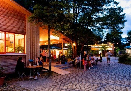 Auberge de jeunesse 2 voyageurs, avec jardin