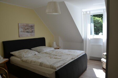 Wohnung 3 Schlafzimmer, mit Garten