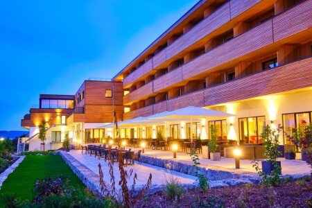 Hotel mit Pool