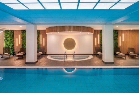 Hotel with jacuzzi