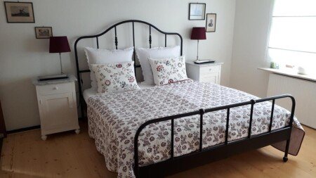 Bed and breakfast 1 bedroom, with garden
