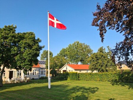 House 2 bedrooms, with garden