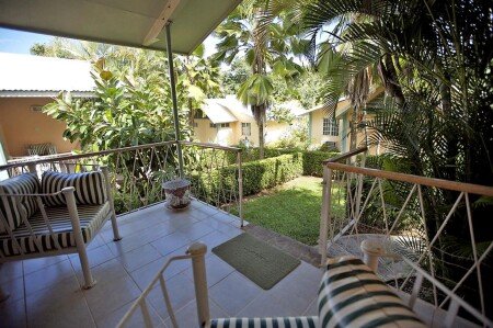 House 4 guests, with pool