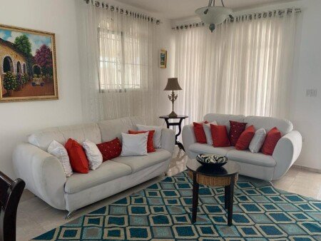 Casa 2 habitaciones, con jardín