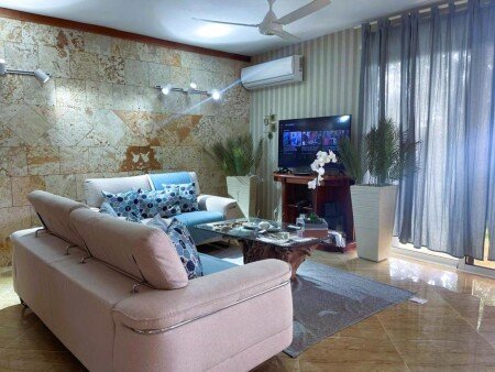 Villa 3 habitaciones, con piscina