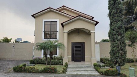 Villa 2 habitaciones, con piscina