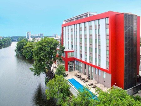 Hotel con piscina