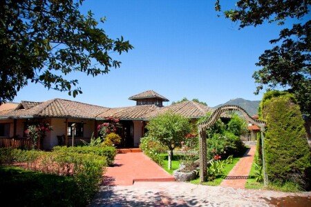 Hotel con piscina