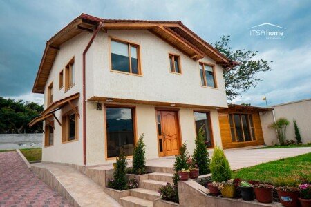 Casa 4 habitaciones, con jardín