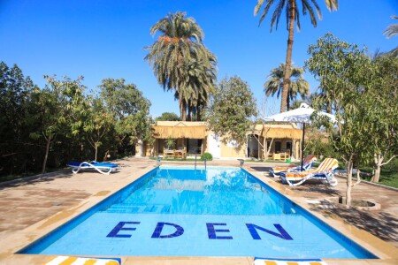 Hotel con piscina