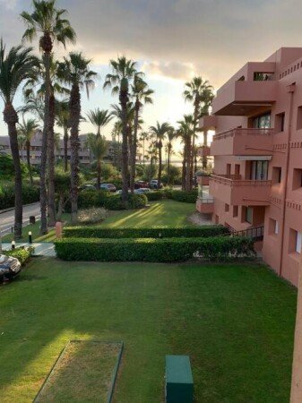 Apartamento 3 habitaciones, con jardín