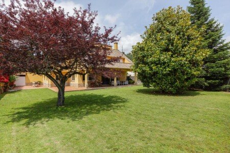 Villa 4 habitaciones, con jardín