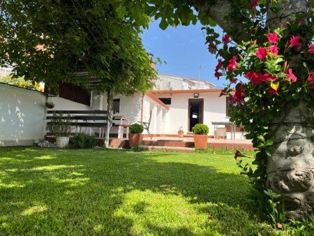 Casa 2 habitaciones, con jardín