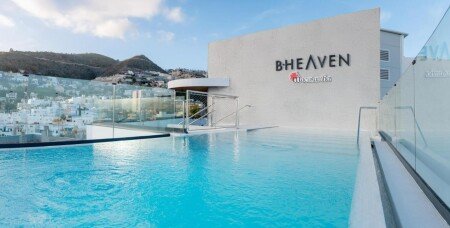 Hotel con piscina