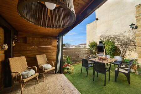 Villa 5 habitaciones, con jardín