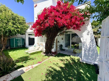 Villa 3 habitaciones, con jardín