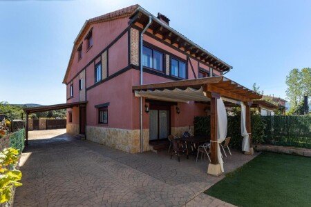 Bed and breakfast 3 habitaciones, con piscina