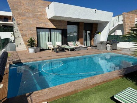 Bed and breakfast 2 bedrooms, with pool