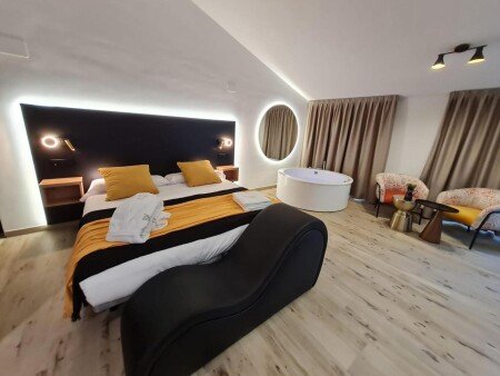 Appart'Hotel 3 voyageurs, avec jacuzzi