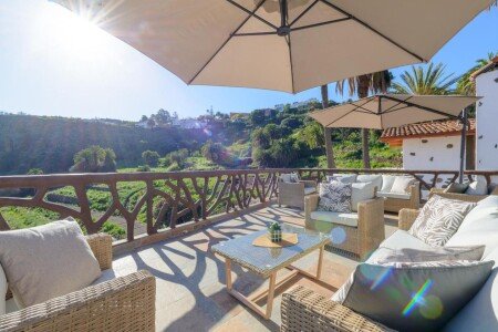 Quinta entre palmeras