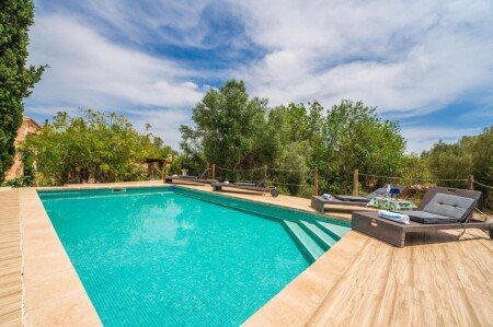 Bed and breakfast 4 camere, con piscina