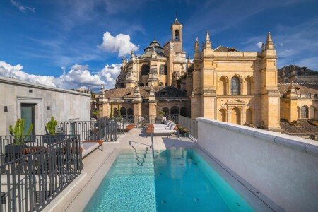 Hotel with jacuzzi