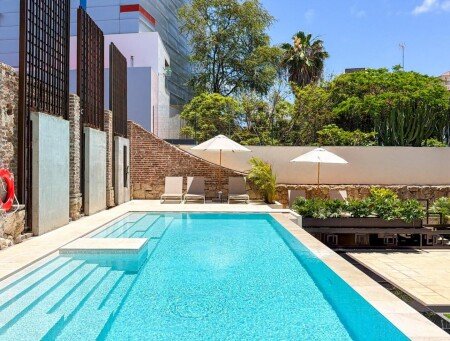 Hotel con piscina
