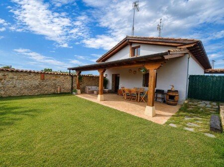 Casa 1 habitación, con jardín