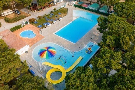 Hébergement insolite 6 voyageurs, avec piscine