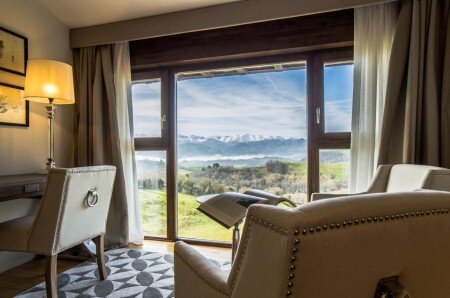 Hotel with jacuzzi