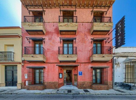 Hotel con jardín