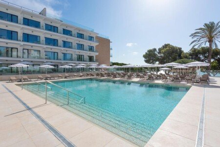 Hotel con piscina
