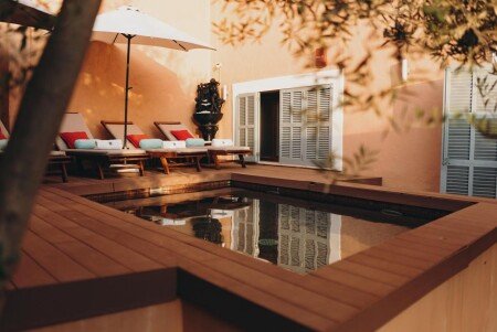 Hotel con piscina