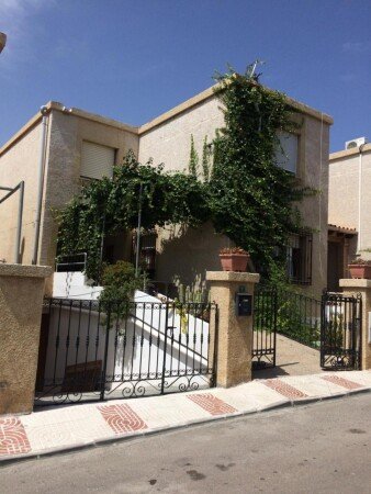 Casa 5 habitaciones, con jardín