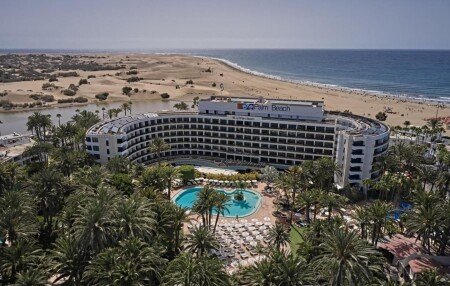 Hotel con piscina