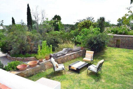 Bed and breakfast 4 guests, with pool