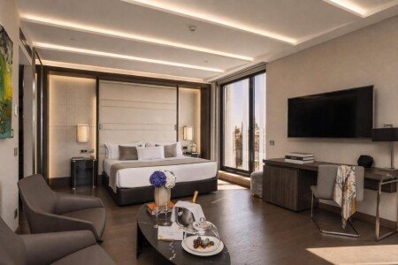 Hôtel design, avec piscine
