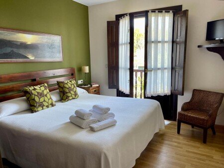Hotel con jardín